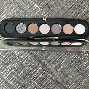 Brand new Marc Jacobs eye shadow palette